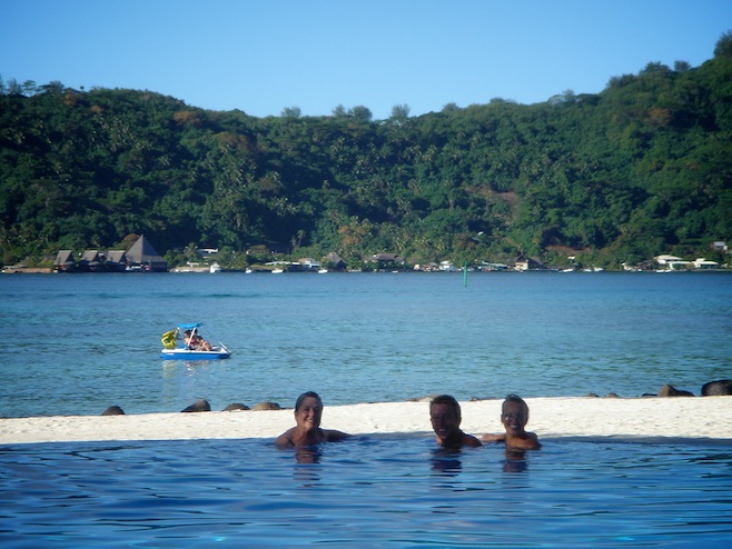 SoPac Bora Bora Pool.JPG (144828 bytes)